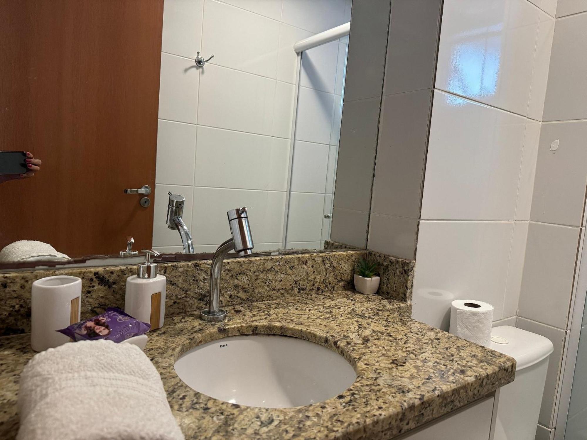 Apartamento Climatizado Ao Lado Do Premium Hosp. Гояния Экстерьер фото